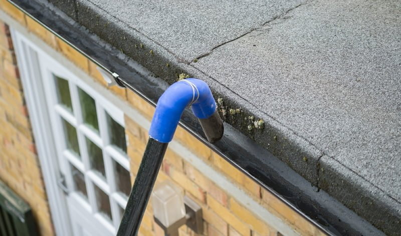 Read more about the article Gutter Cleaning in Hampton