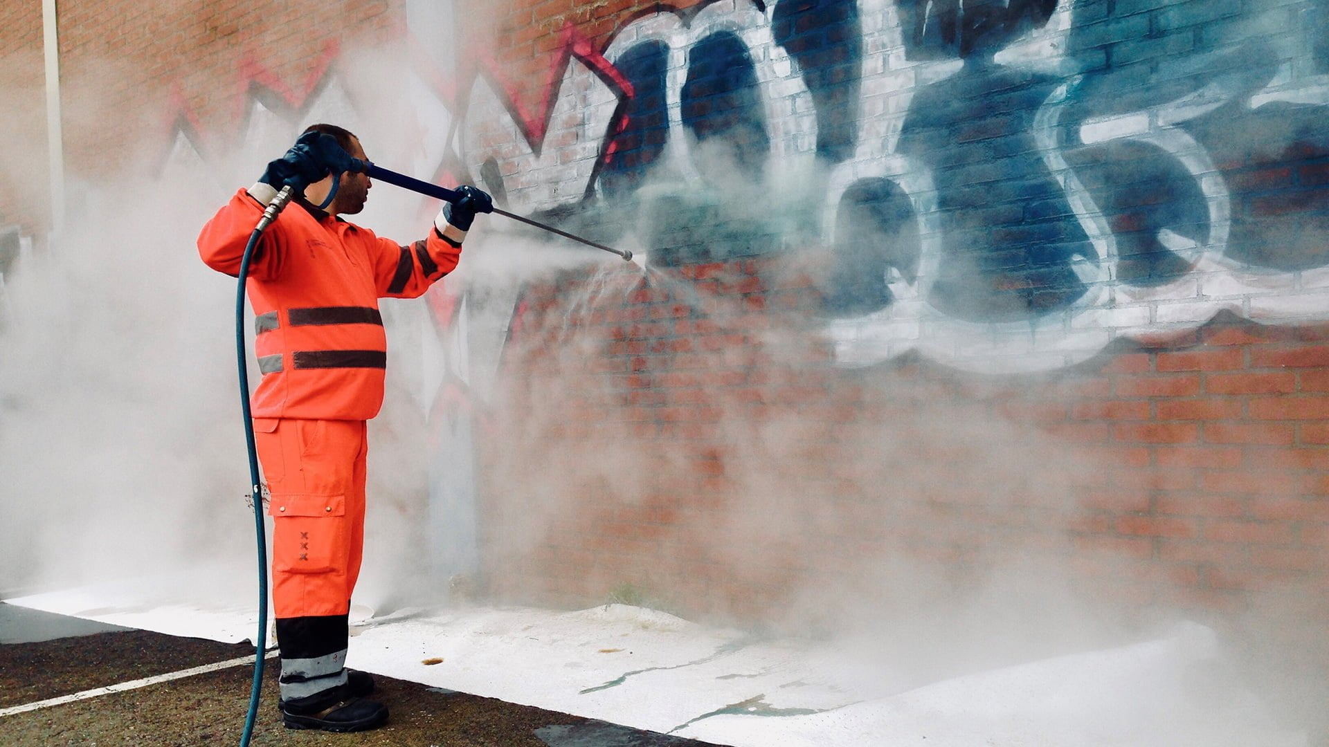 Read more about the article Grafitti Removal service in Carshalton