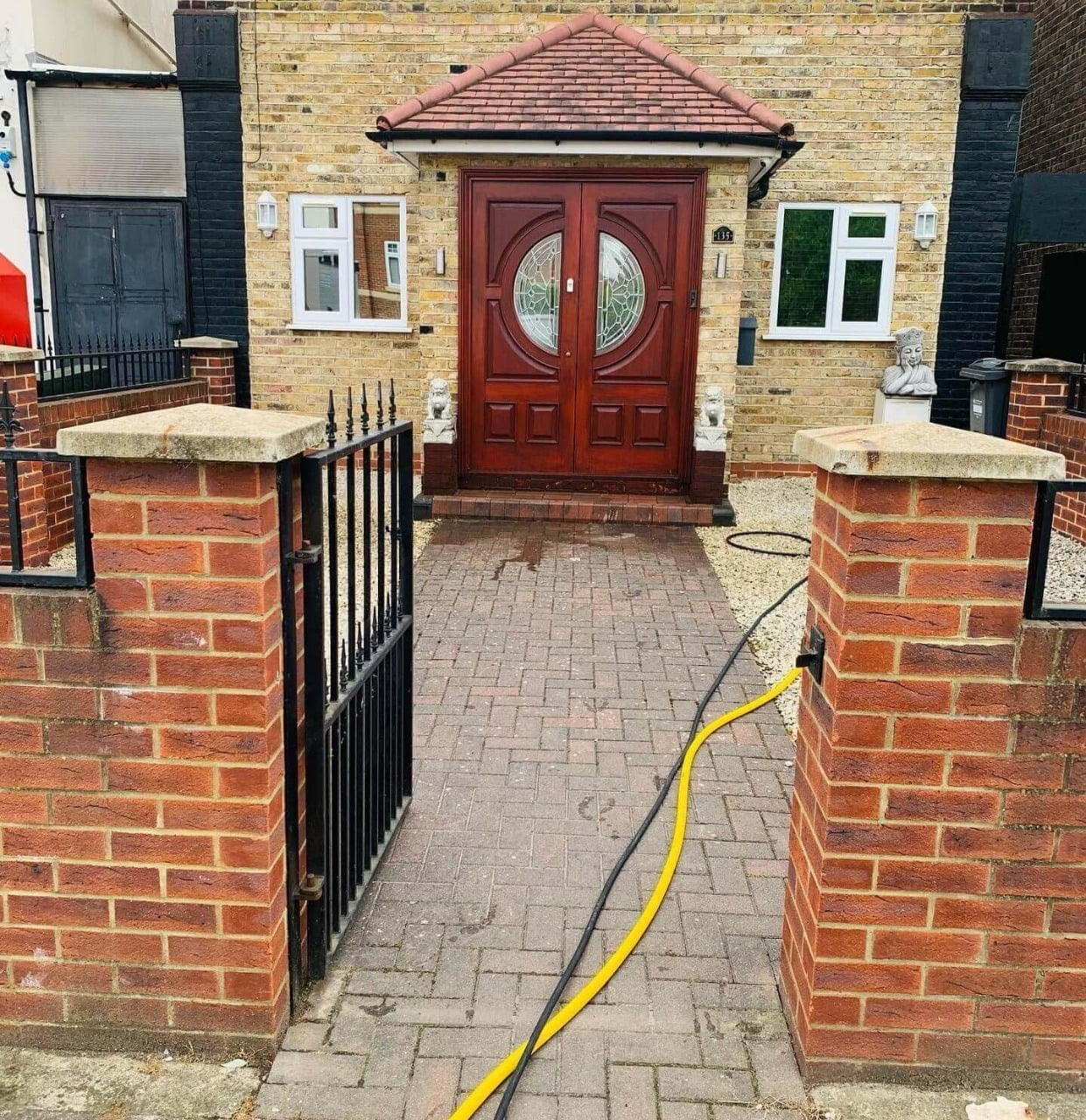 Read more about the article Pathway Cleaning​ in Walton-on-Thames